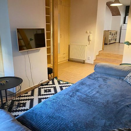 Cozy Garden Apartment In The Heart Of Prag Eksteriør billede